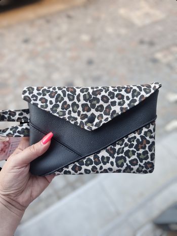 Pochette leopard dragonne trousse