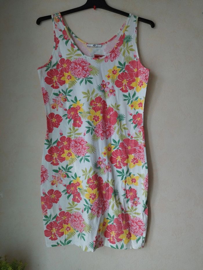 Robe d'été fleurie - photo numéro 2