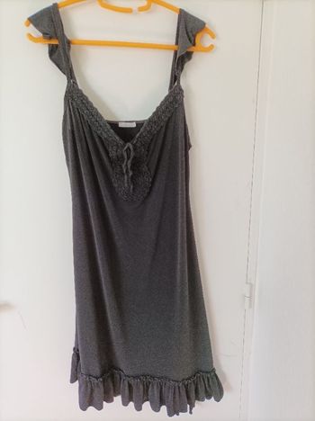 Robe noire asymétrique