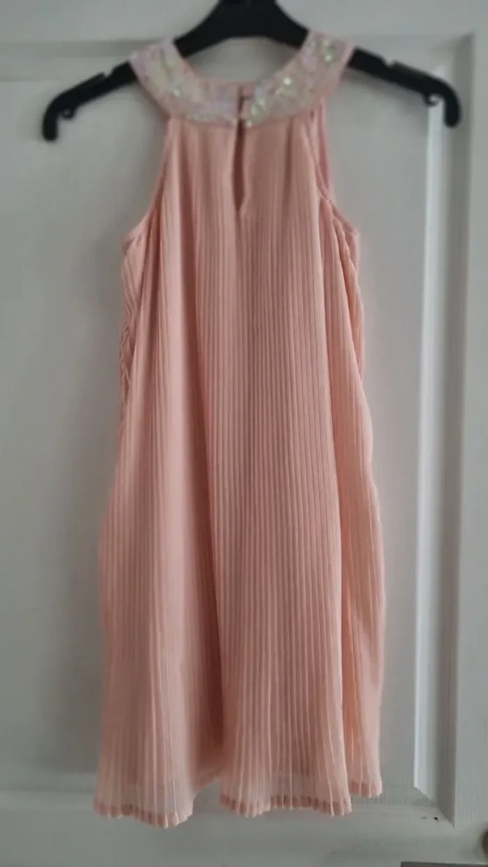 Très jolie robe - photo numéro 3