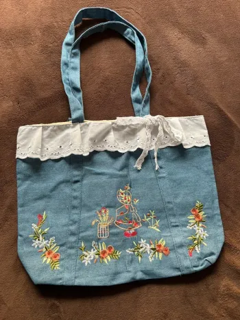 Sac à main souple broderie et dentelle