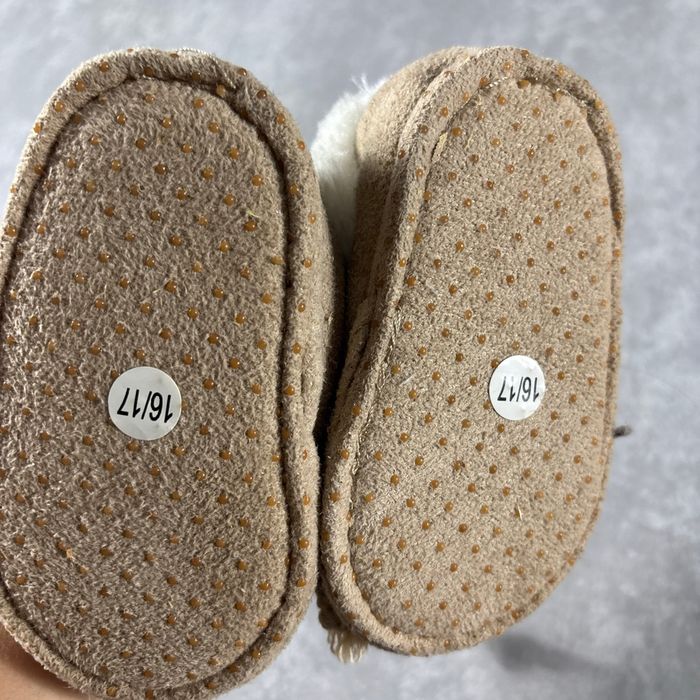 Chausson bébé taille 16-17 - photo numéro 2