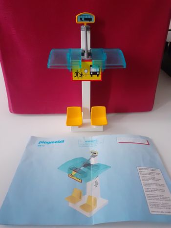 Arrêt de bus playmobil 