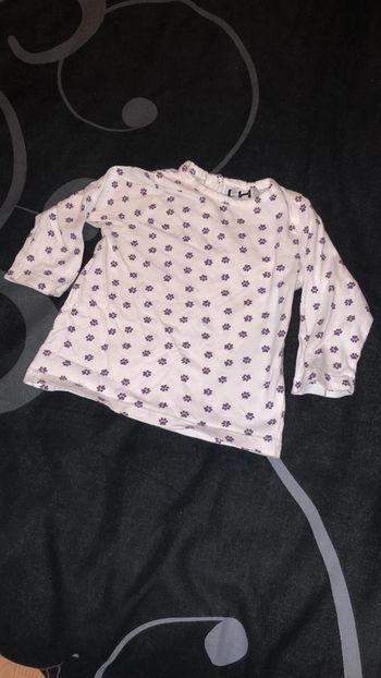 Haut blanc et violet