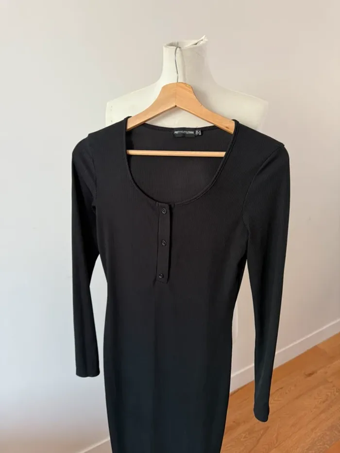 Jolie robe 38/M tendance négociable - photo numéro 2