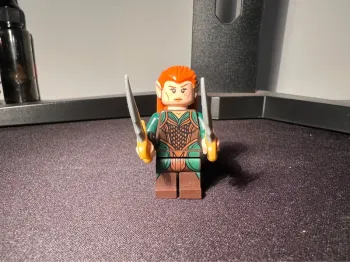 Lego figurine hobbit seigneur des anneaux tauriel lor034