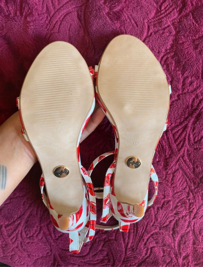 Sandales Buffalo à talons blanche et rouge - photo numéro 6