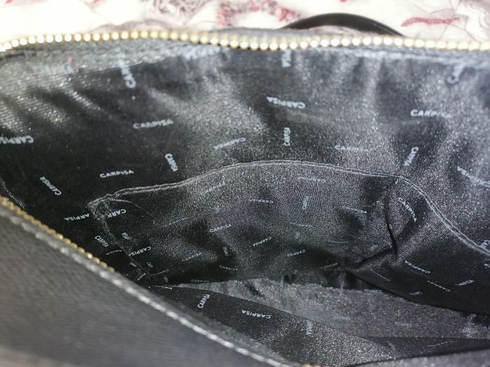 Sac à main & bandoulière en simili cuir et velours - noir avec details doré - Carpisa - photo numéro 7