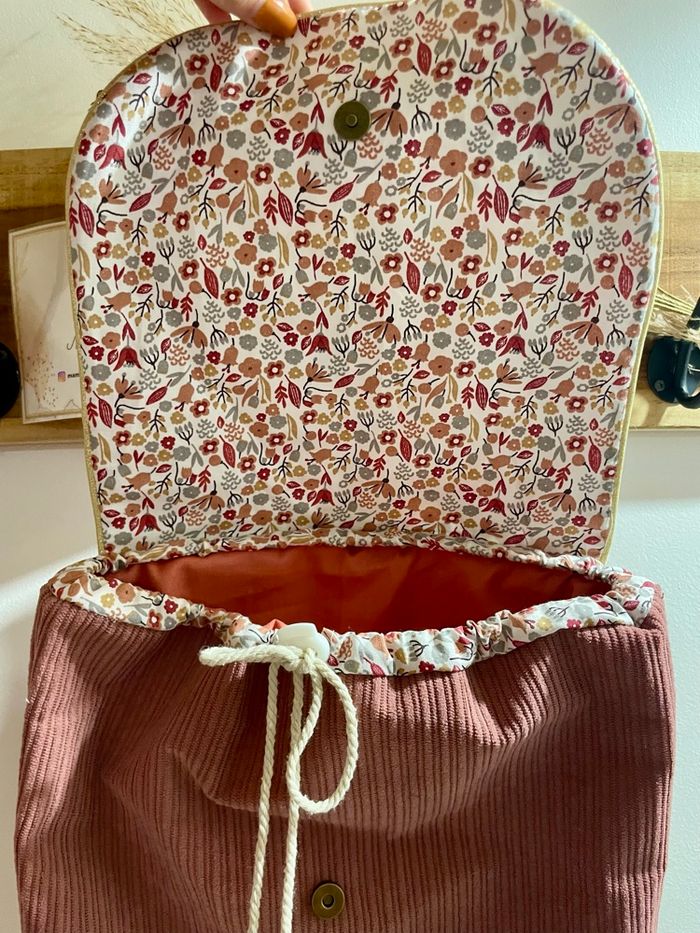 Banane femme fait main • velours bordeaux & tissu fleuri • format pratique - photo numéro 6