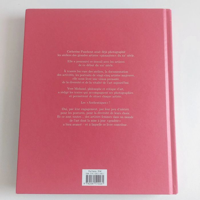 Livre - Les Authentiques: Dans les ateliers d'artistes du XXIe siècle - photo numéro 2
