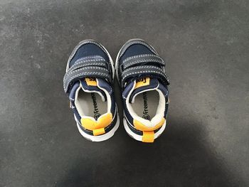 Chaussure garçon taille 19