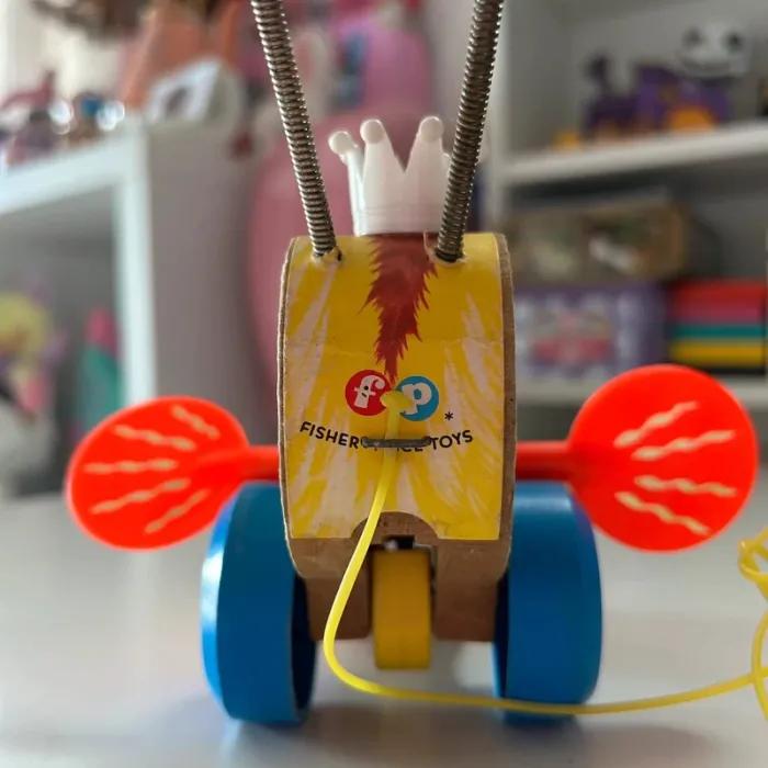 Queen buzzy abeille fisher price vintage - photo numéro 6