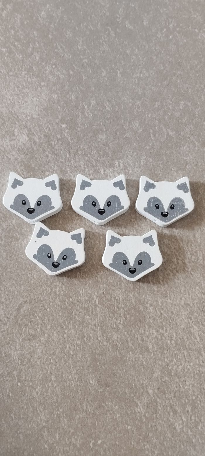 Lot de perles en bois renard blanc x5
