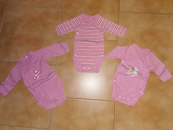 Lot 3 bodies rose 1 mois