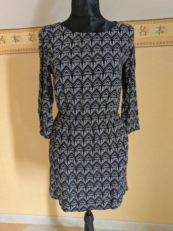 Robe tendance à motif h&M 36 S très bon état été