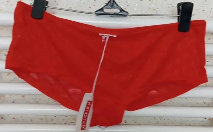 Culotte rouge Yamamay Taille 42 / 44 (EU) - photo numéro 2