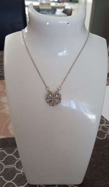 Collier 2 en 1 : trefle transformable en 4 cœurs argenté
