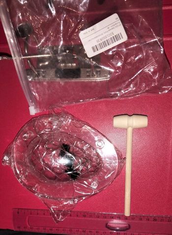 Lot de 2 Moule 3 D coque pour faire chocolat avec 2 marteau 