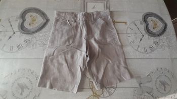 Short beige poches plaquées devant
