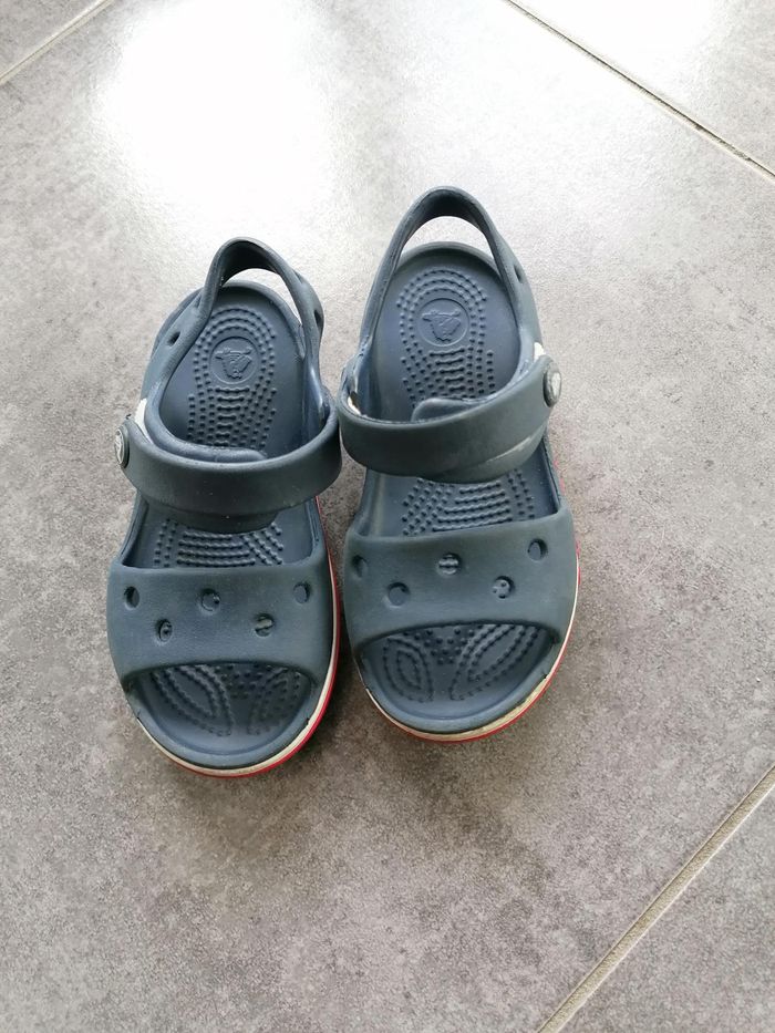 Sandale crocs taille 9 soit 25-26 bon état - photo numéro 3