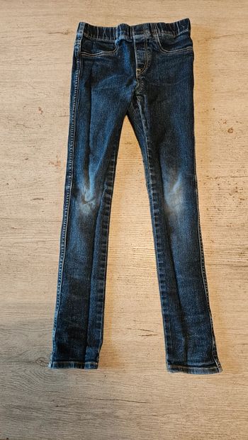 Jean s slim bleu foncé, style legging, H&M, taille 6/7 ans, peu mis