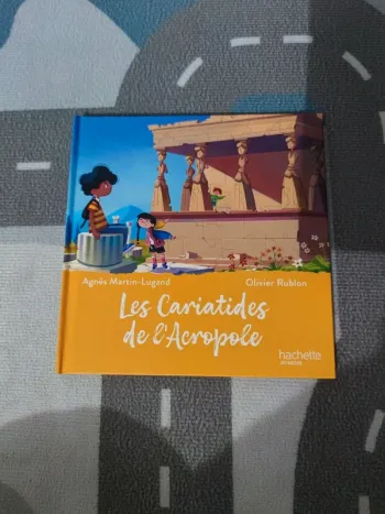 Livre Mcdo les catriatides de l'Acropole