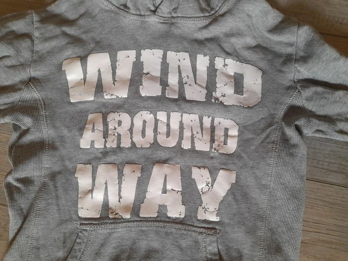 Sweat à capuche 8 ans - photo numéro 2