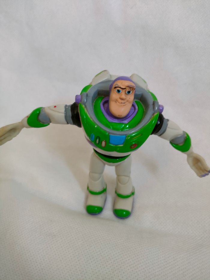 Figurine buzz l'éclair toy storie - photo numéro 4
