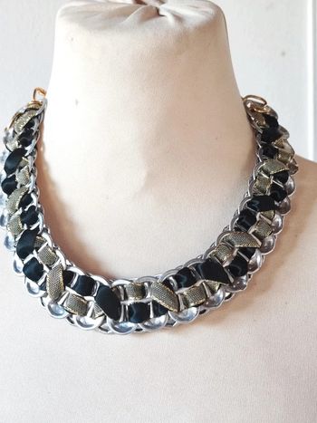 collier de créateur matière recyclé en languette de soda