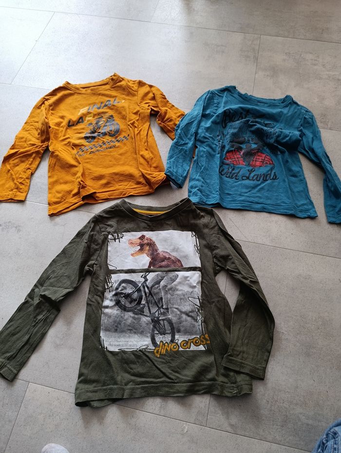Lot de vêtements - photo numéro 2