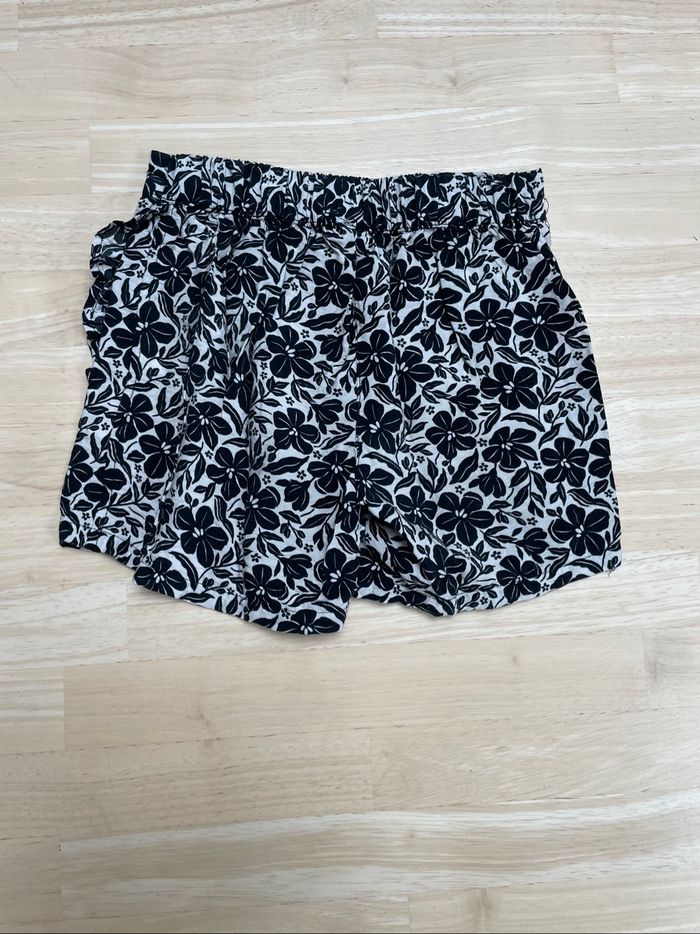 Jupe short taille 7 ans - photo numéro 2