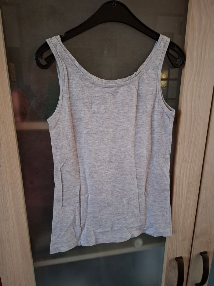 Gray YD Top - Size 134 - photo numéro 3