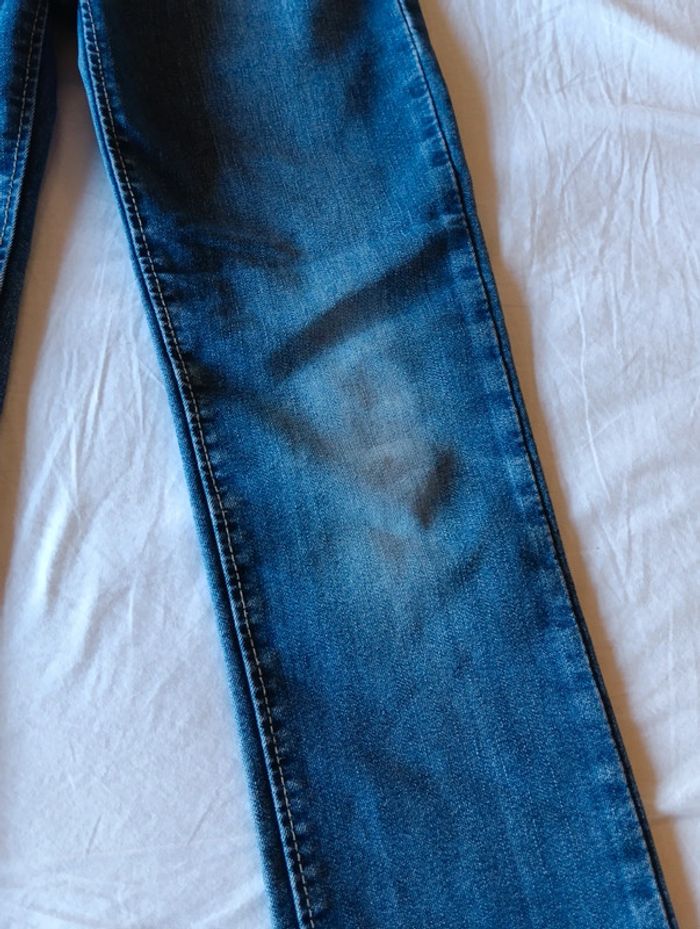 Jean troué garçons - photo numéro 3