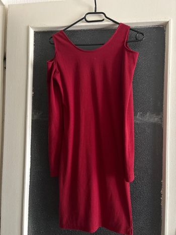 Robe femme avec épaule dénudé