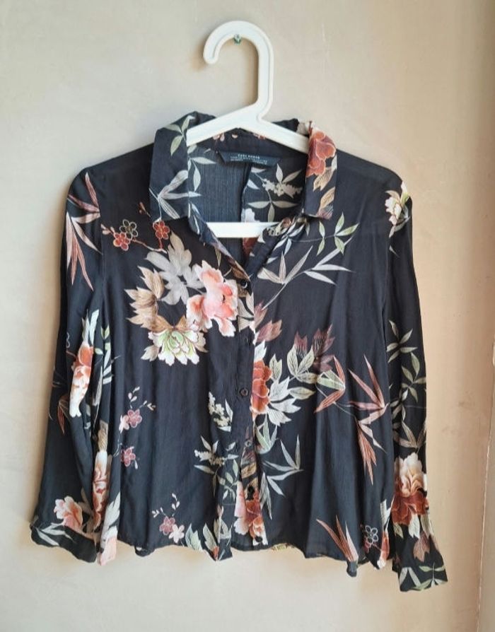 Chemise à motif fleuri