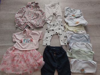 Lot fille 6 mois bodys robe pantalon