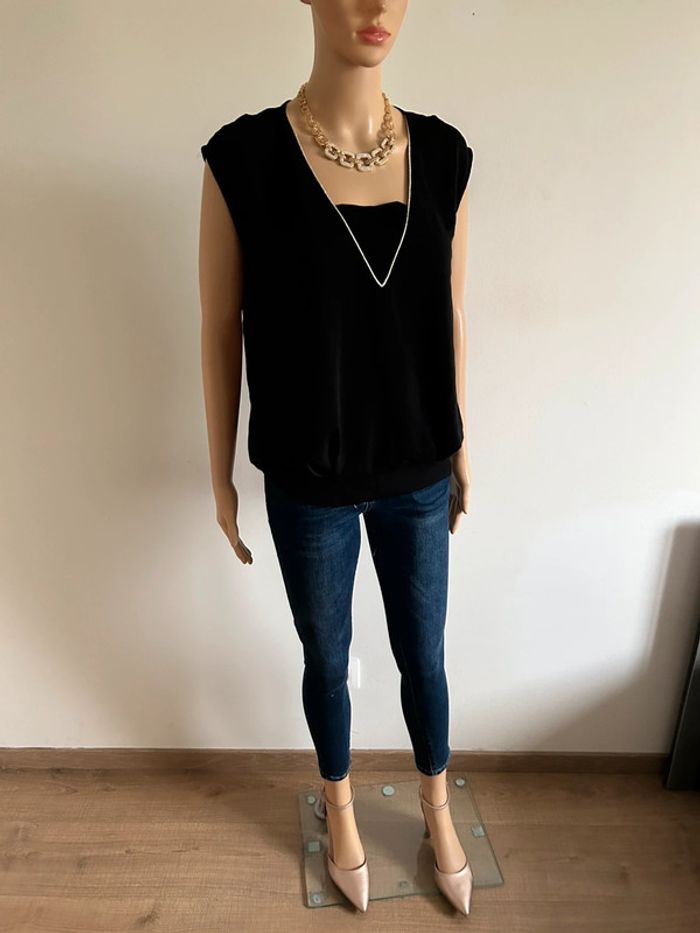 Blouse noire et dorée sans manches Naf Naf taille 36 jamais portée - photo numéro 4