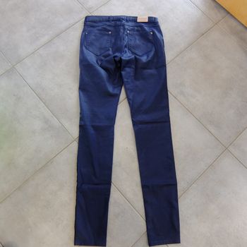 Pantalon marine effet enduit Taille 38