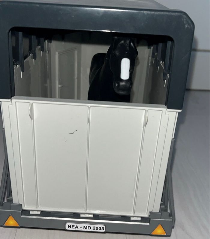 Bruder Remorque avec son cheval