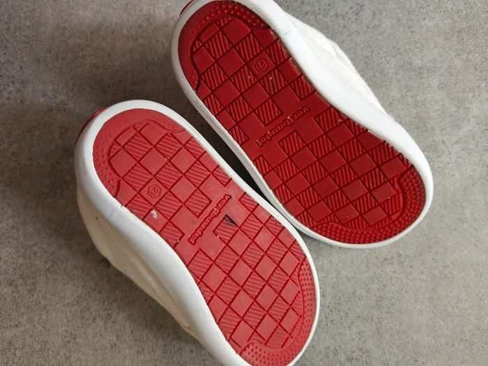 Baskets en toile avec coeur rouge Vertbaudet taille 21 - photo numéro 2