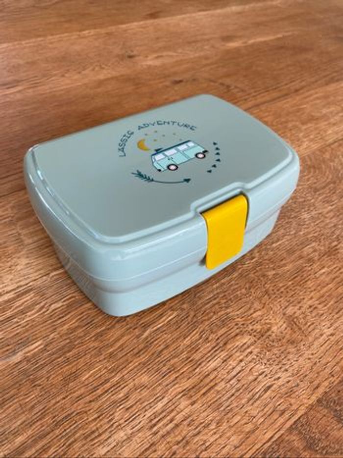 Boîte à goûter, Adventure Bus