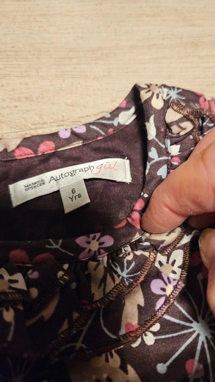 Blouse longue evasée, manches courtes, mauve fleurie, Marks&Spencer, Autograph, 6 ans, non mise - photo numéro 6