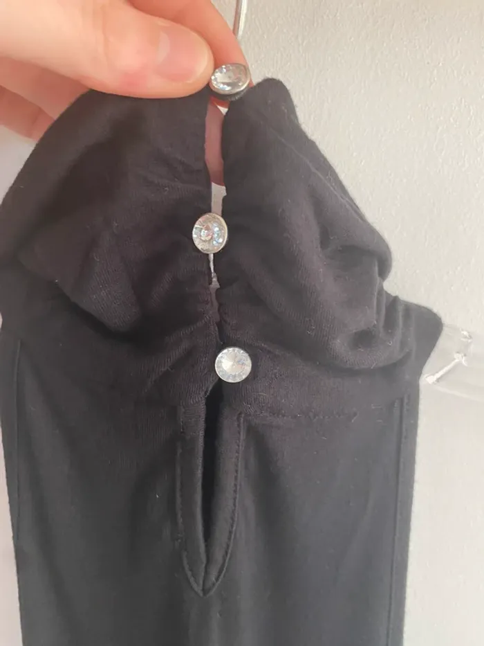 Débardeur à col no excuse noir boutons strasse à la nuque - photo numéro 6