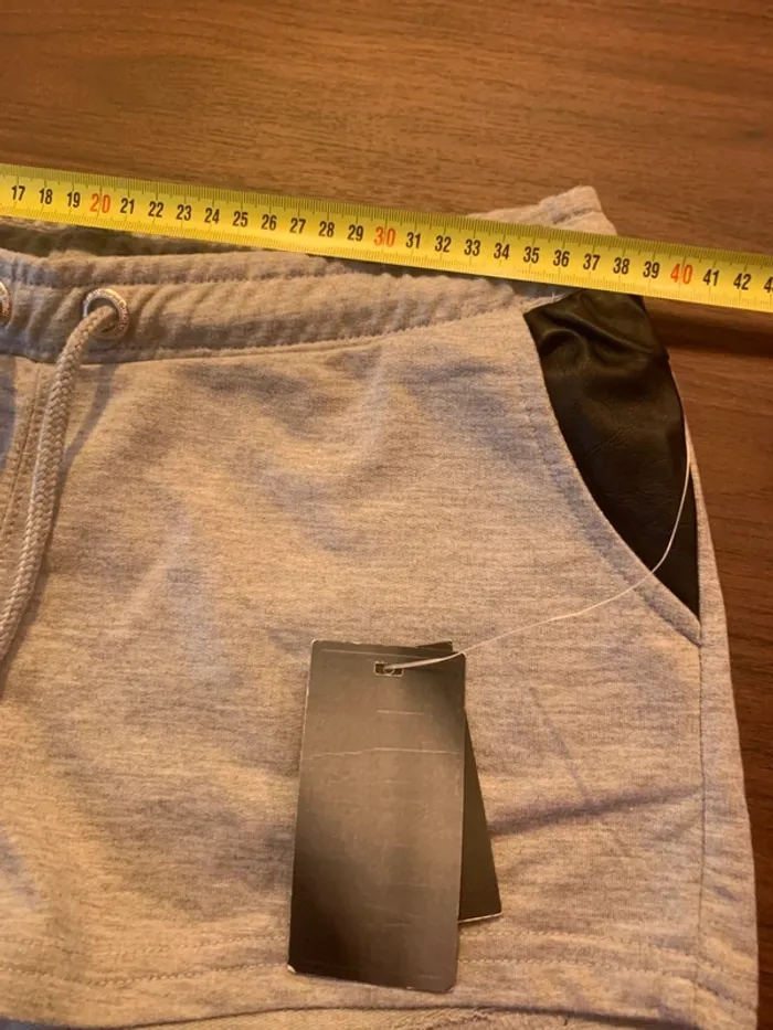 lot 3 pantalons et 1 short - photo numéro 12