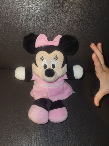 Peluche minnie en tbe