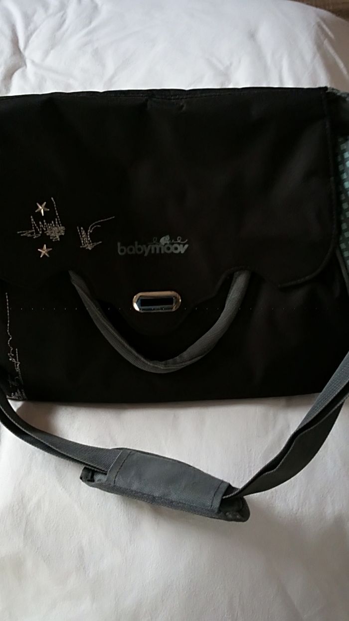 Sac a langer avec ses accessoires - photo numéro 2