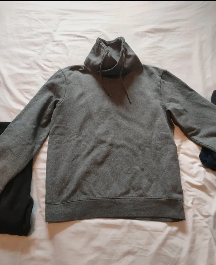 Lot vêtements S t shirt jogging sweat - photo numéro 8