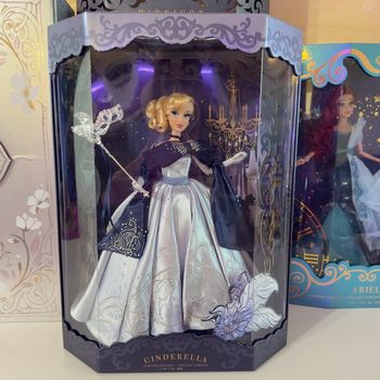 Cendrillon poupée édition limitée Disneyland 