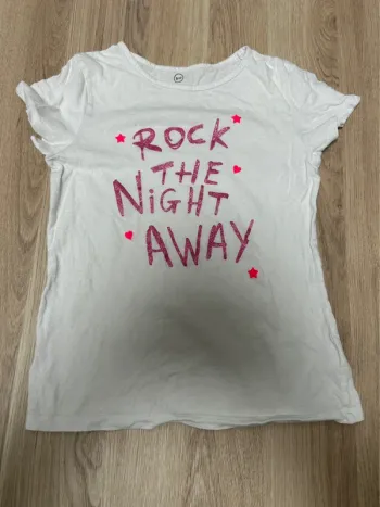 Tee shirt fille taille 9/10 ans
