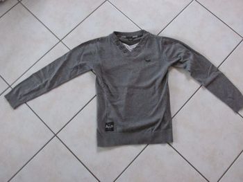 Pull V effet Tee shirt